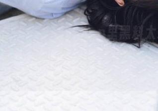 17c吃瓜app里黑料太剌激了，为啥我还是抵挡不住一遍又一遍的点开？