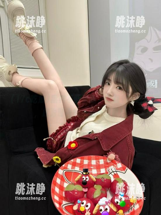 17c吃瓜 黑料不断更新,下载17c吃瓜,成为时尚的瓜群一员吧!