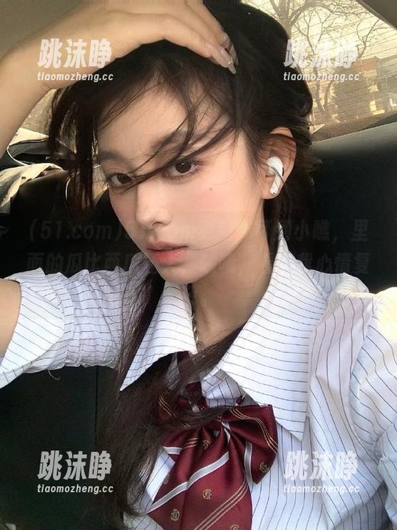 51.com 51.com更新,可别小瞧,里面的瓜比西瓜还大,啧啧,看得我心情复杂。