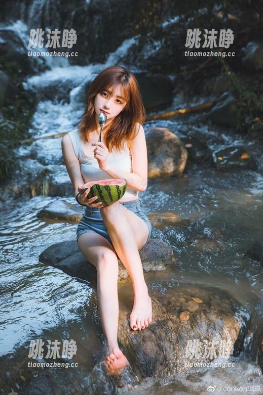 51吃瓜 心里好奇?先登录51吃瓜黑料网,让你的小心脏跳得飞起!
