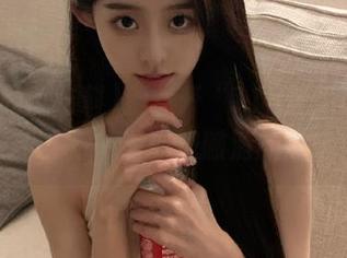 别点开“718黑瓜吃料”更新，万一有你想撇清的瓜呢？