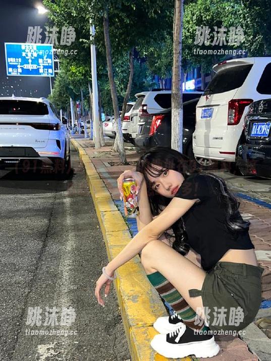 91黑料 嘻嘻,最新的地址在91黑料,这瓜吃完了,还想吃更多!