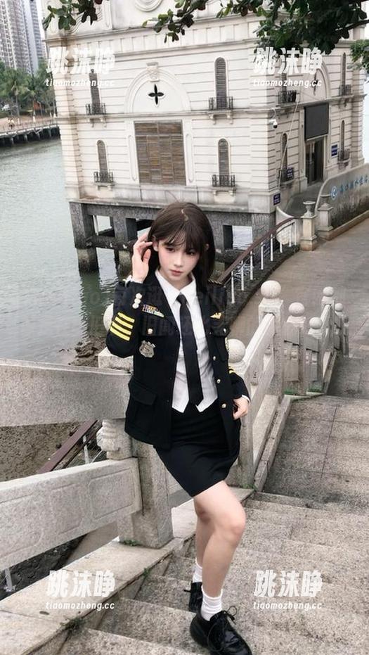 heiliao 每次逛“heiliao.su”官网都像是在翻旧书,旧闻还比无聊的新剧好看呢!
