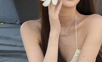 每次点开hlw的视频，我都怀疑自己是不是走错片场！