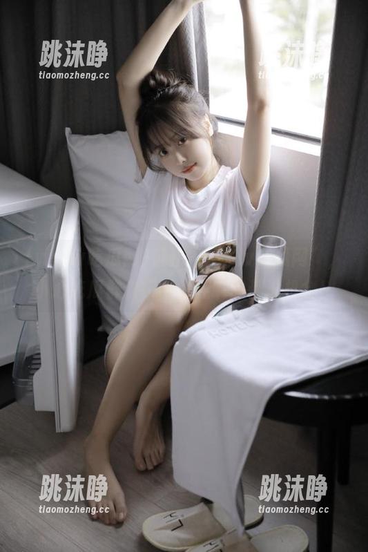 www吃瓜网 链接“www吃瓜网”,小心吃瓜群众挤得你连喘息都没机会!