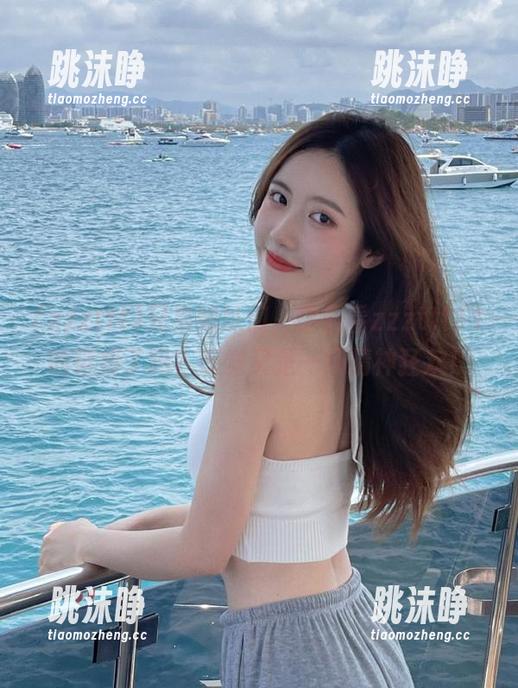 zzzttt 兄弟姐妹们,你们看zzzttt11的链接了吗?感觉又是一场精神狂欢!