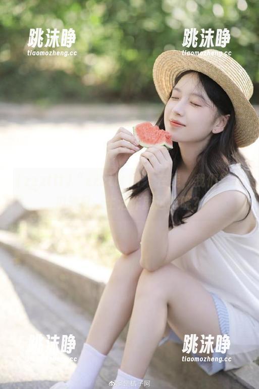 zzzttt “zzzttt11”在线,我们靠吃瓜渡日,生活咋就这样呢?