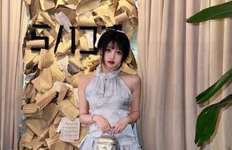 小心！九一吃瓜网视频里有人吊着嗓子聊天，哈哈哈，难以自拔！