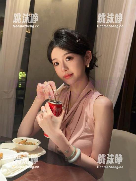 五一吃瓜网 今天吃瓜不止是嗑瓜子,还是五一吃瓜网的永久陪吃!