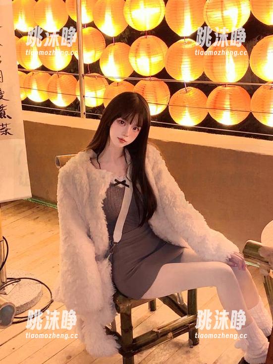五一吃瓜群众 “五一吃瓜群众”网页:让你的眼睛在碎片中跳舞,这里不是游戏,是生活的真实派对!