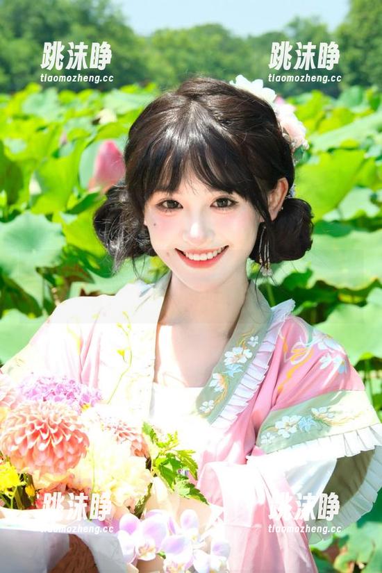 今日吃瓜 今日吃瓜:地址一键通,别让大瓜掉了哦!