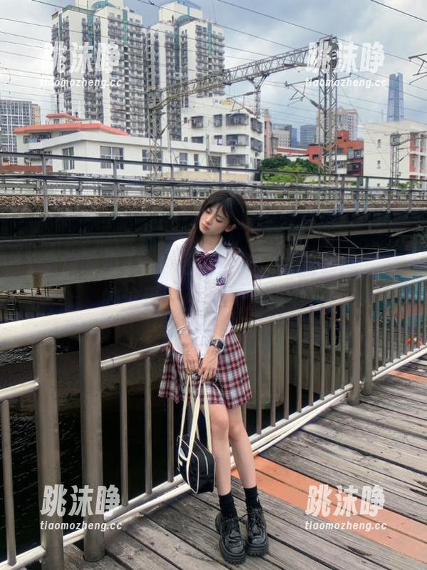 免费吃瓜 免费吃瓜网站:线路错乱,我的追剧人生陷入混沌中!