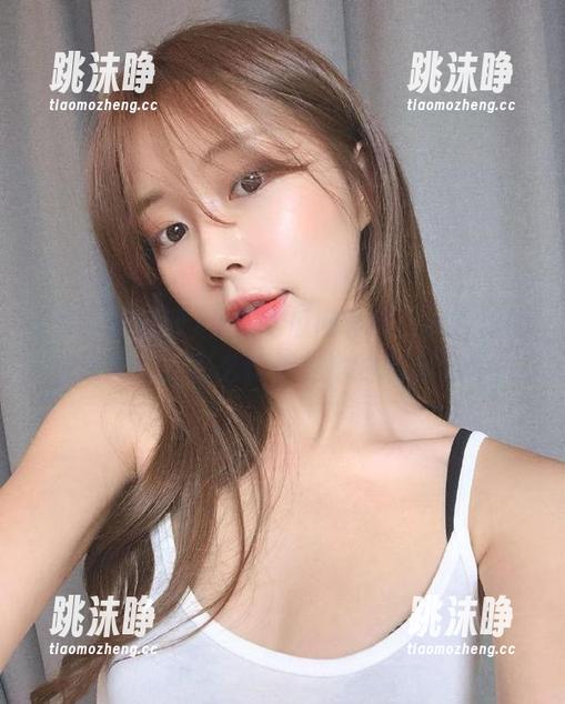 免费吃瓜网 免费吃瓜网导航:八卦界的神奇跳跃,怎么就都是她的亲戚了呢?