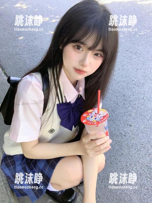 吃瓜天堂 虽然说下载“吃瓜天堂”能见识到不少热议,但心里有种说不出的期待和忐忑