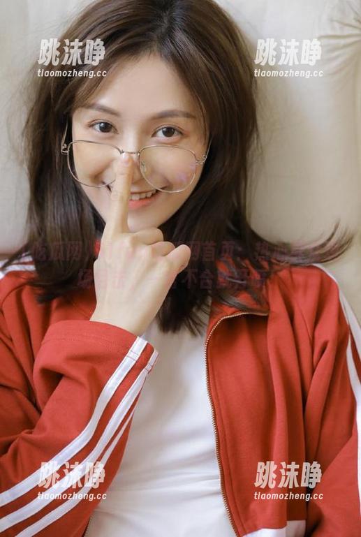 51fun吃瓜网首页：热心群众现场目击，一言不合就开喷！