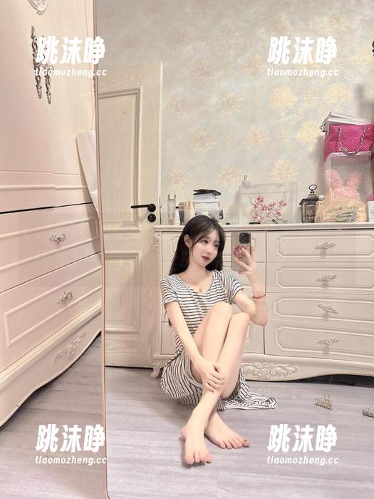 天天吃瓜网 “天天吃瓜网”直通八卦新线路,快狠准地上车,高峰时刻必堵!