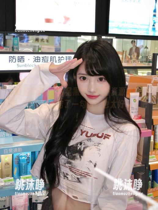 明星黑料 “明星黑料”网站资源实在奇葩,看完后总结了一句话:也太好玩了吧!