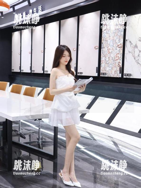明星黑料 下载明星黑料网站就像打开一个宝藏,里边全是潜力无限的八卦等待被挖掘!