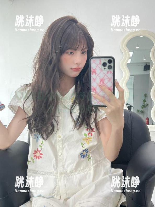 网曝吃瓜 永恒的好奇心,网曝吃瓜一人分享的秘密风景线