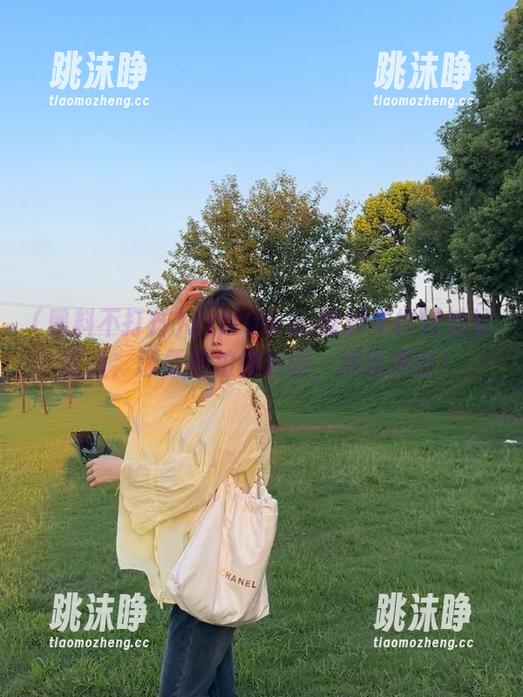 zztt09.su黑料不打烊地址探险，顺便自拍做封面，趣味满分！