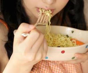 最新黑料吃瓜网址，仿佛打开了一扇“阳光”照不到的小门！