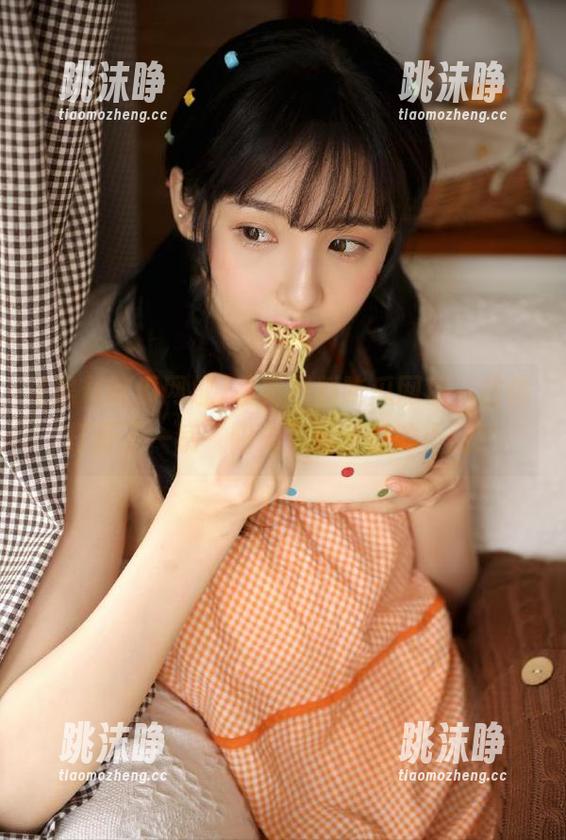 黑料吃瓜网址 最新黑料吃瓜网址,仿佛打开了一扇“阳光”照不到的小门!