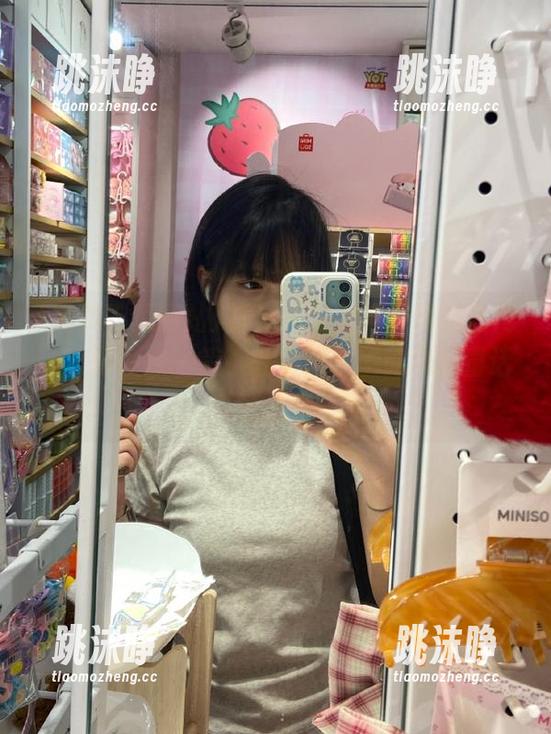 黑料吃瓜网站 打开“黑料吃瓜网站官网”,随便点一篇小说,国产剧的黑暗童话开始了