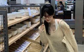 黑料正能量的地址在哪里？方便让我一边吆喝一边八卦一下吗？