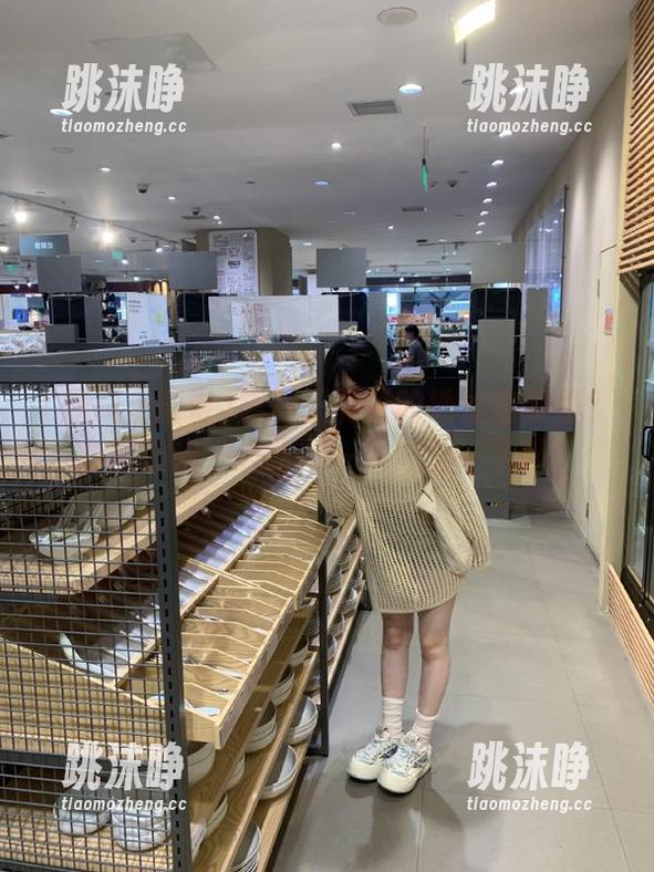 黑料正能量 黑料正能量的地址在哪里?方便让我一边吆喝一边八卦一下吗?