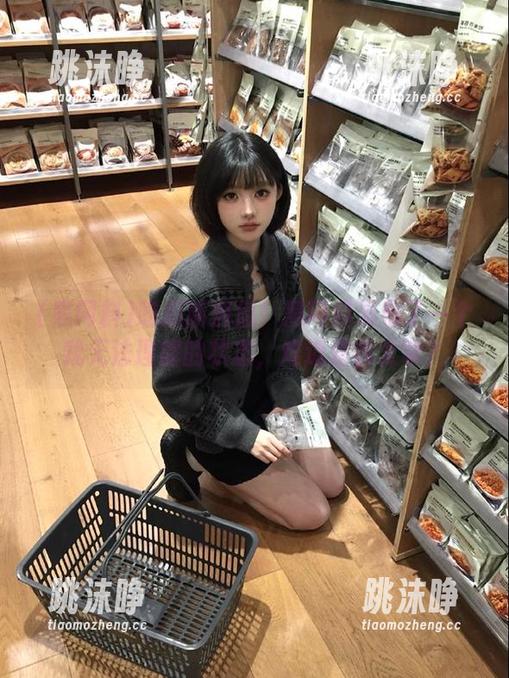 黑网料 吃瓜新消息!黑网料发布了一个我无法理解的状态,难道是我太笨?
