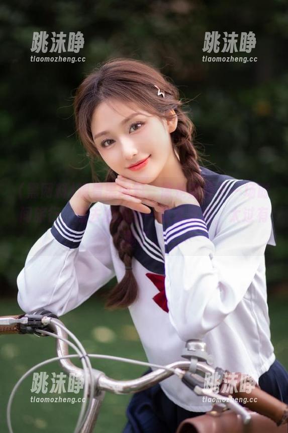 黑网料 观看黑网料,像是置身于一场时间旅行,过去的八卦一幕幕浮现,太过有趣了。
